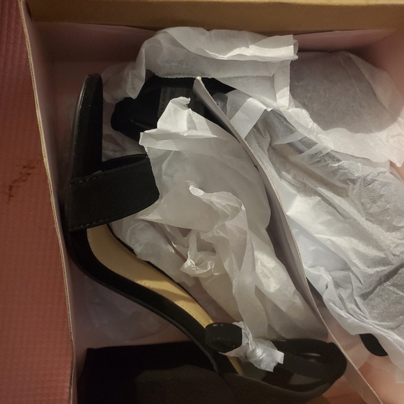 Shoes - Picture 3 of 5